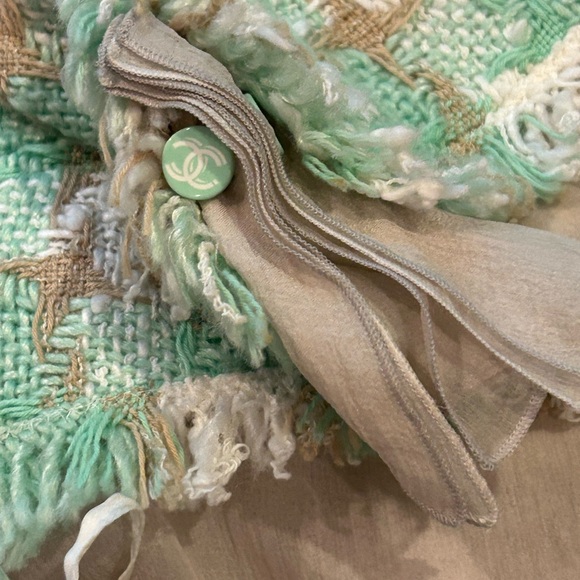 Vintage Chanel FR 40 Jacket w Skirt Set - Picture 5 of 16